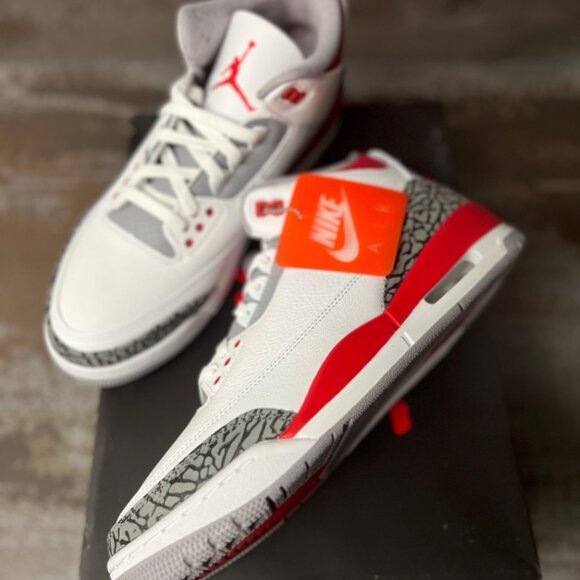 Jordan 3 Retro Fire Red (2022) Size 10.5- DN3707-160 - Picture 4 of 10